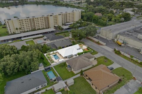 House in Winter Haven, Florida 3 bedrooms, 175.86 sq.m. № 1879920 - photo 26
