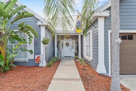 House in Winter Haven, Florida 3 bedrooms, 175.86 sq.m. № 1879920 - photo 2