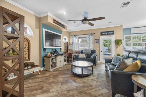 House in Winter Haven, Florida 3 bedrooms, 175.86 sq.m. № 1879920 - photo 9