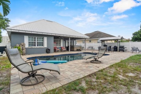 House in Winter Haven, Florida 3 bedrooms, 175.86 sq.m. № 1879920 - photo 24