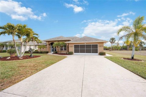 Villa ou maison à vendre à Rotonda, Floride: 3 chambres, 170.38 m2 № 2143024 - photo 4