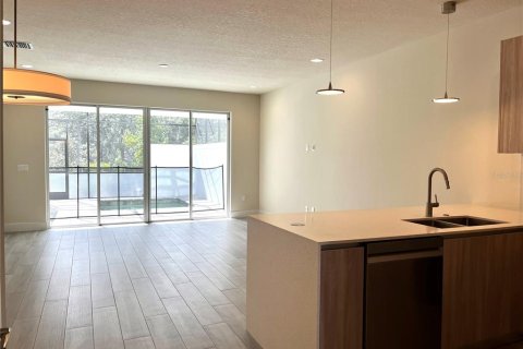 Touwnhouse à louer à Clermont, Floride: 3 chambres, 172.15 m2 № 2099839 - photo 2