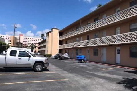 Copropriété à louer à Miami, Floride: 1 chambre, 59.46 m2 № 1997779 - photo 2
