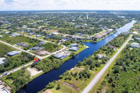 Terreno en venta en Port Charlotte, Florida № 1402128 - foto 1