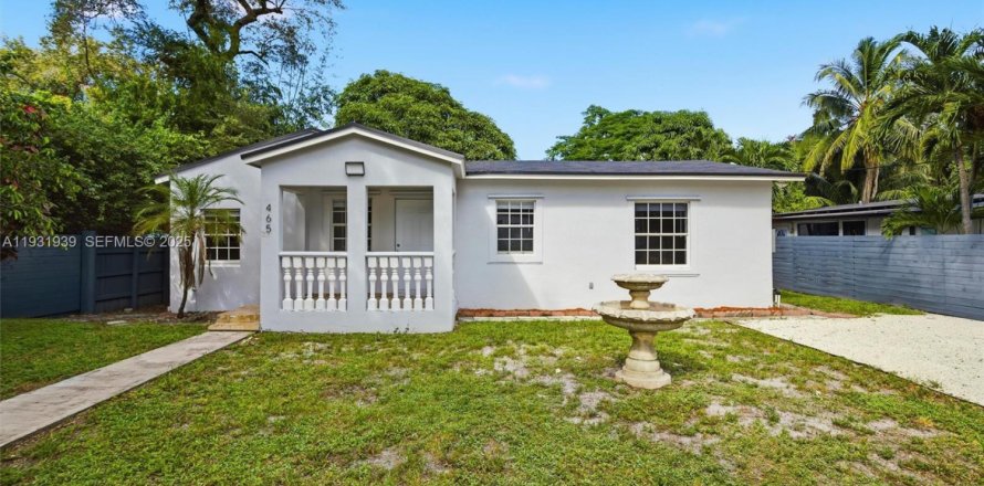 Commercial property in Miami, Florida 1 bedroom, 29.26 sq.m. № 1990933