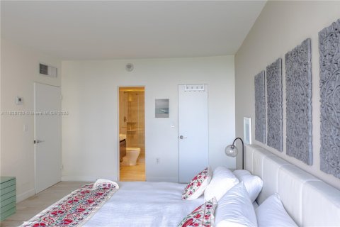 Condominio en venta en Bal Harbour, Florida, 2 dormitorios, 98.1 m2 № 1823780 - foto 23