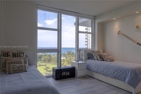 Condominio en venta en Bal Harbour, Florida, 2 dormitorios, 98.1 m2 № 1823780 - foto 19
