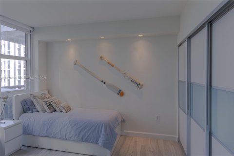 Condominio en venta en Bal Harbour, Florida, 2 dormitorios, 98.1 m2 № 1823780 - foto 17