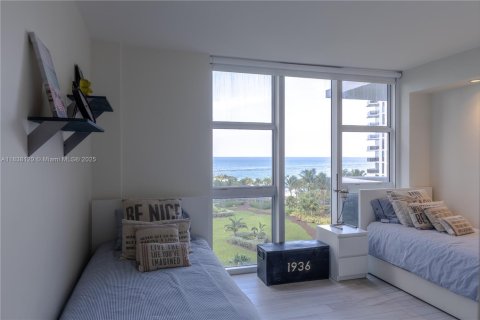 Condominio en venta en Bal Harbour, Florida, 2 dormitorios, 98.1 m2 № 1823780 - foto 16