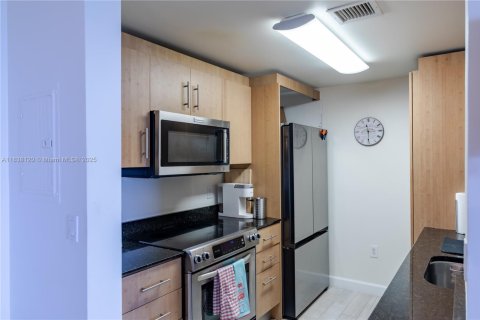 Condominio en venta en Bal Harbour, Florida, 2 dormitorios, 98.1 m2 № 1823780 - foto 8