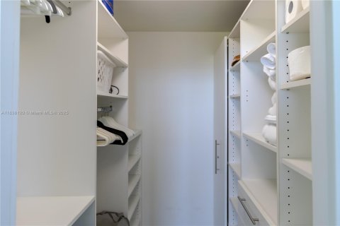 Condominio en venta en Bal Harbour, Florida, 2 dormitorios, 98.1 m2 № 1823780 - foto 26