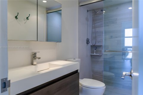 Condominio en venta en Bal Harbour, Florida, 2 dormitorios, 98.1 m2 № 1823780 - foto 25