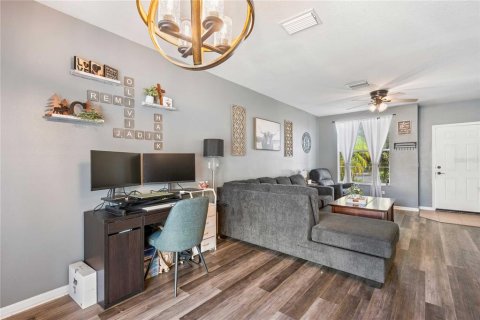 Townhouse in Brandon, Florida 2 bedrooms, 114.36 sq.m. № 1869305 - photo 5