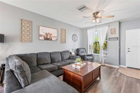 Townhouse in Brandon, Florida 2 bedrooms, 114.36 sq.m. № 1869305 - photo 6