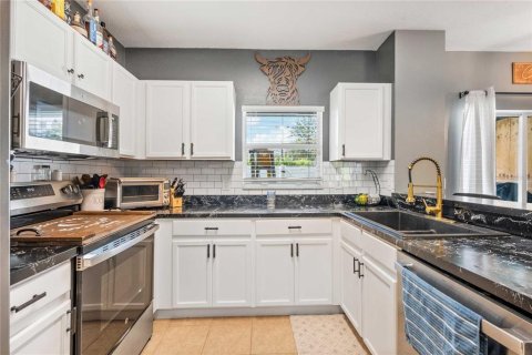 Townhouse in Brandon, Florida 2 bedrooms, 114.36 sq.m. № 1869305 - photo 14