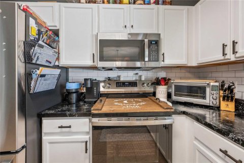 Townhouse in Brandon, Florida 2 bedrooms, 114.36 sq.m. № 1869305 - photo 17