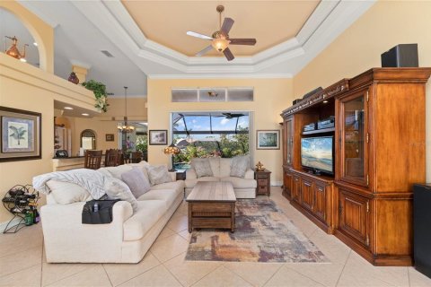 House in Punta Gorda, Florida 4 bedrooms, 198.07 sq.m. № 1631639 - photo 23