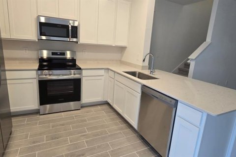 Townhouse in Ocala, Florida 3 bedrooms, 158.58 sq.m. № 2227073 - photo 4