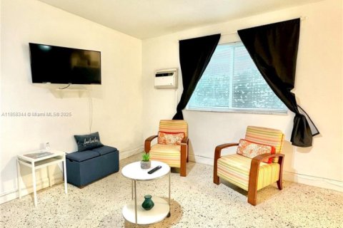 Apartamento en alquiler en Miami Beach, Florida, 55.74 m2 № 1882627 - foto 5