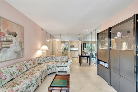 Condo in Highland Beach, Florida, 1 bedroom № 2183279 - photo 14