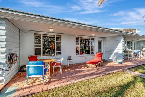 Condo in Highland Beach, Florida, 1 bedroom № 2183279 - photo 29