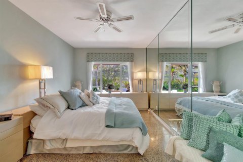 Condo in Highland Beach, Florida, 1 bedroom № 2183279 - photo 24
