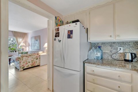 Condo in Highland Beach, Florida, 1 bedroom № 2183279 - photo 20