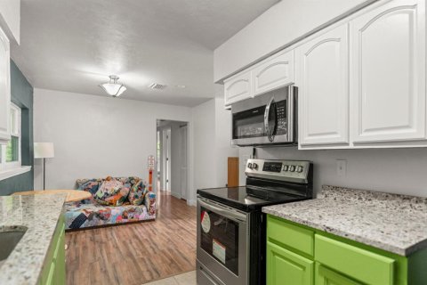 House in Gainesville, Florida 3 bedrooms, 123 sq.m. № 2083598 - photo 16