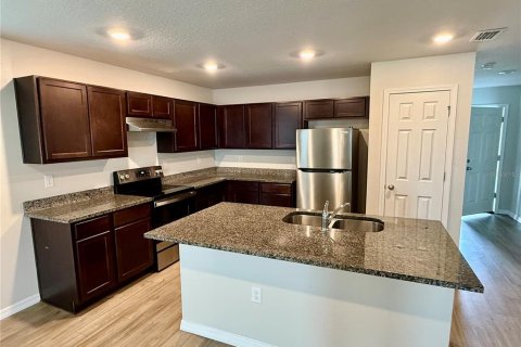 Villa ou maison à louer à Jacksonville, Floride: 4 chambres, 140.75 m2 № 2379338 - photo 2