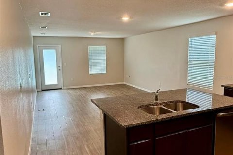 Villa ou maison à louer à Jacksonville, Floride: 4 chambres, 140.75 m2 № 2379338 - photo 4