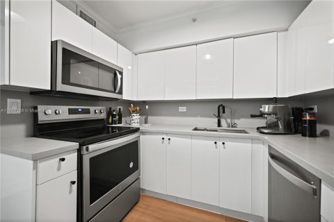 Купить кондоминиум в Майами-Бич, Флорида 2 спальни, 99.59м2, № 1860826 - фото 29
