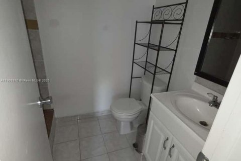 Copropriété à vendre à Miami, Floride: 2 chambres, 73.67 m2 № 1954383 - photo 9