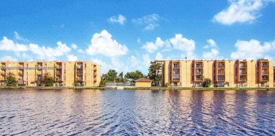 Condo à Miami, Floride, 2 chambres № 1954383
