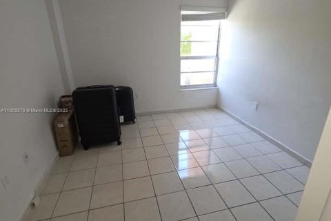 Copropriété à vendre à Miami, Floride: 2 chambres, 73.67 m2 № 1954383 - photo 5