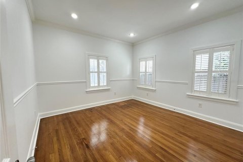 House in Tampa, Florida 4 bedrooms, 181.81 sq.m. № 2166227 - photo 16