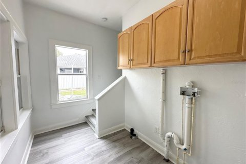 House in Tampa, Florida 4 bedrooms, 181.81 sq.m. № 2166227 - photo 29