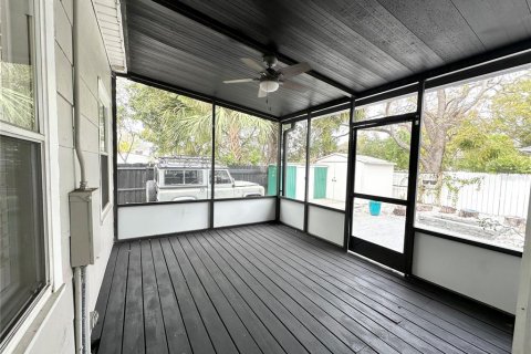 House in Tampa, Florida 4 bedrooms, 181.81 sq.m. № 2166227 - photo 28