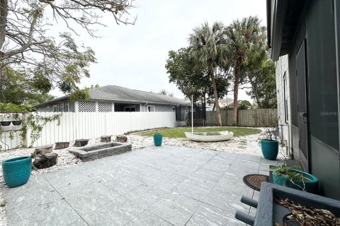 House in Tampa, Florida 4 bedrooms, 181.81 sq.m. № 2166227 - photo 30
