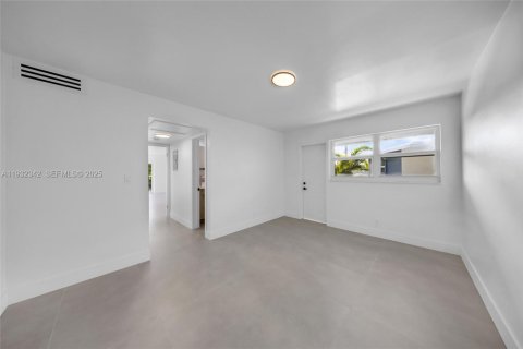 Appartement à louer à Fort Lauderdale, Floride: 1 chambre, 431.9 m2 № 1990686 - photo 2