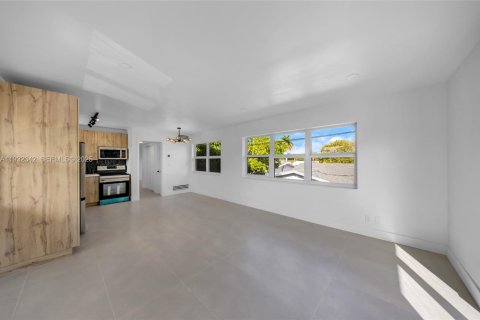 Appartement à louer à Fort Lauderdale, Floride: 1 chambre, 431.9 m2 № 1990686 - photo 11