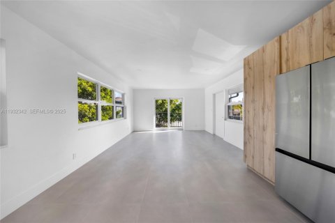 Appartement à louer à Fort Lauderdale, Floride: 1 chambre, 431.9 m2 № 1990686 - photo 10