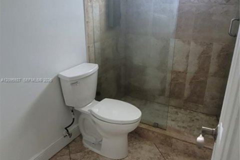 Appartement à louer à Hialeah, Floride: 2 chambres, 80.82 m2 № 2390018 - photo 11