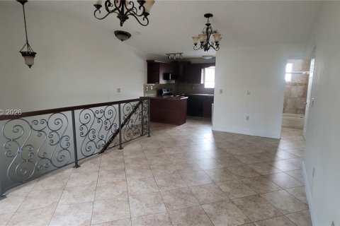 Appartement à louer à Hialeah, Floride: 2 chambres, 80.82 m2 № 2390018 - photo 7