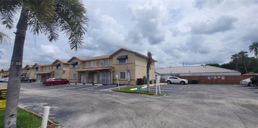 Appartement à Hialeah, Floride 2 chambres, 80.82 m2 № 2390018