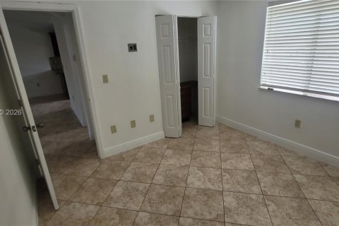 Appartement à louer à Hialeah, Floride: 2 chambres, 80.82 m2 № 2390018 - photo 17