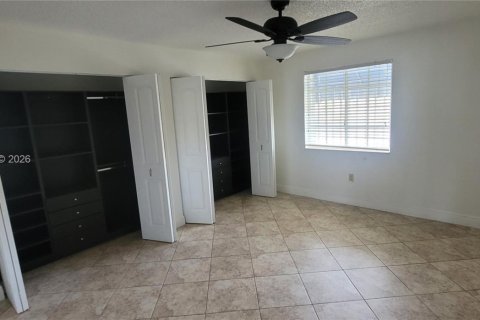 Appartement à louer à Hialeah, Floride: 2 chambres, 80.82 m2 № 2390018 - photo 14