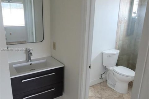 Appartement à louer à Hialeah, Floride: 2 chambres, 80.82 m2 № 2390018 - photo 12