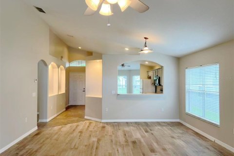 Casa en venta en Orlando, Florida, 3 dormitorios, 160.72 m2 № 1917696 - foto 2