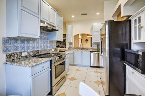 Touwnhouse à louer à Pembroke Pines, Floride: 3 chambres, 163.88 m2 № 1982884 - photo 3