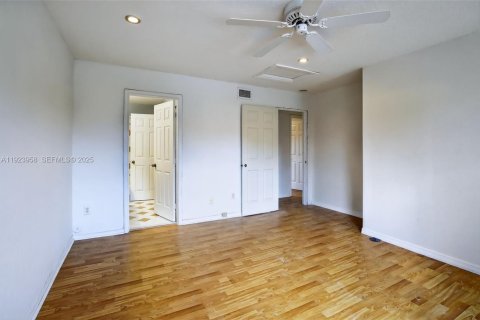 Touwnhouse à louer à Pembroke Pines, Floride: 3 chambres, 163.88 m2 № 1982884 - photo 28